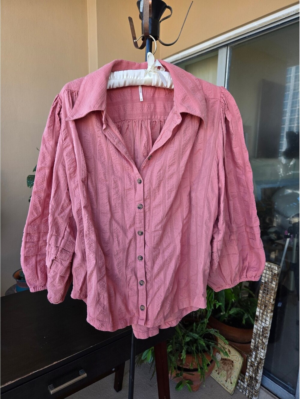 Free People Women’s M Pink Textured Cotton Button Front Boho Blouse